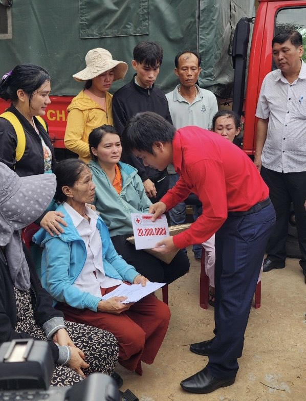 HỘI CHỮ THẬP ĐỎ VIỆT NAM