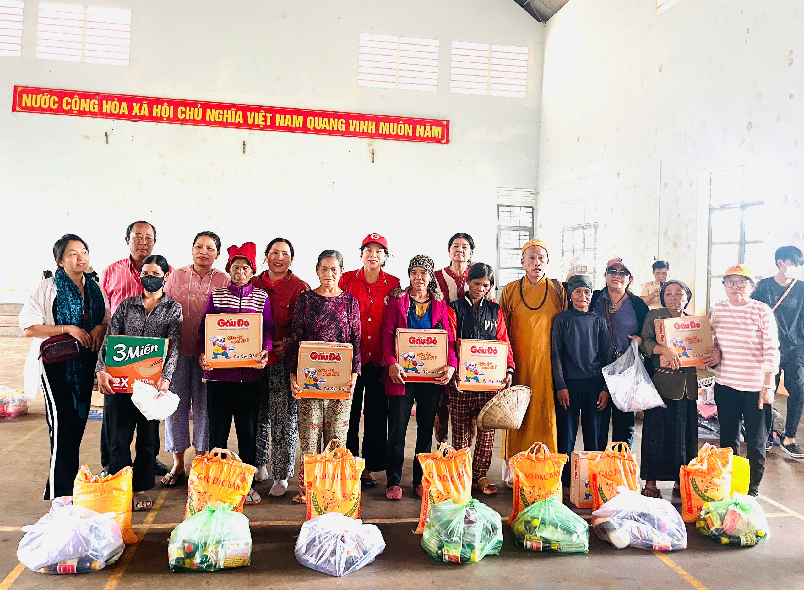 HỘI CHỮ THẬP ĐỎ VIỆT NAM