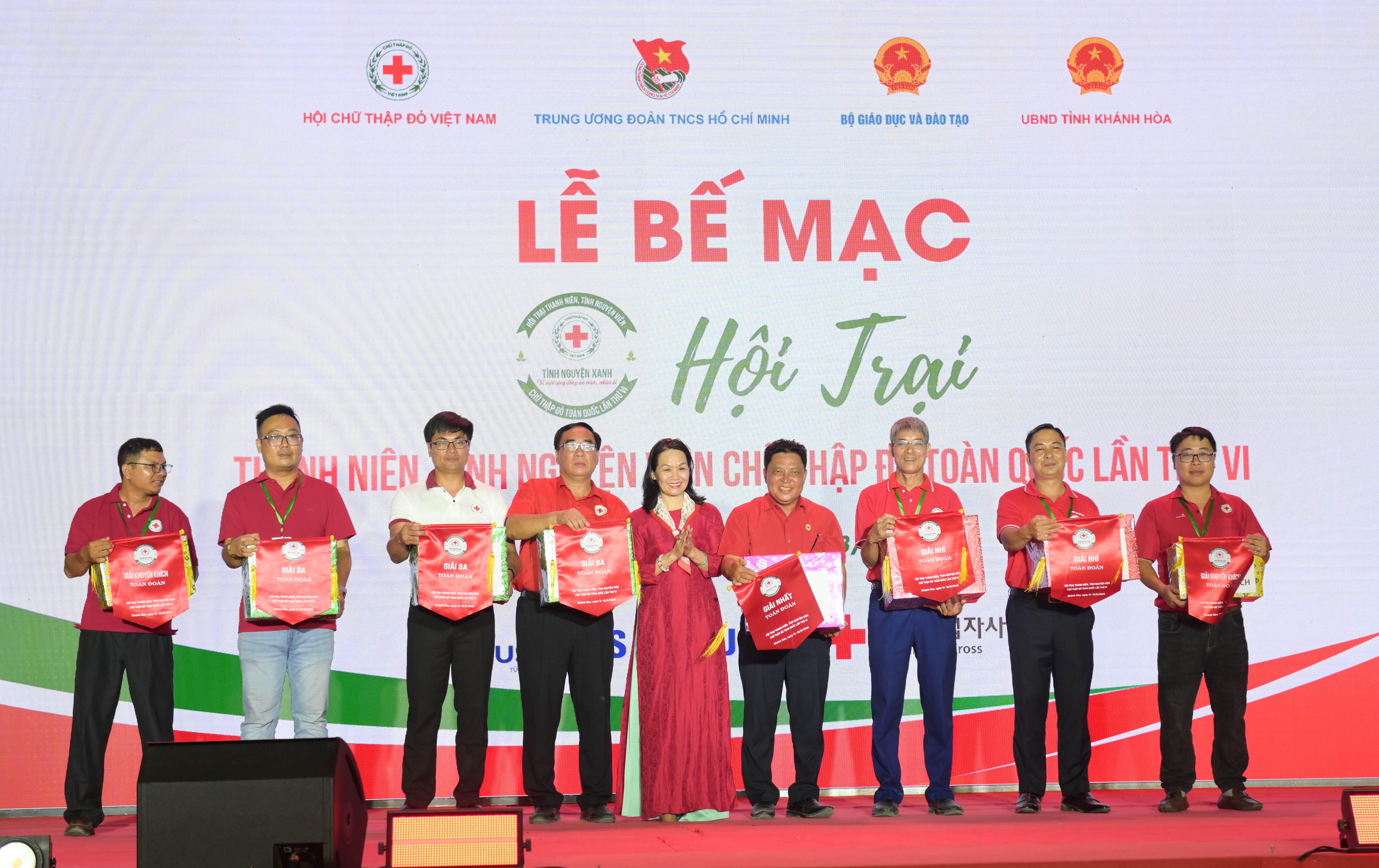 HỘI CHỮ THẬP ĐỎ VIỆT NAM