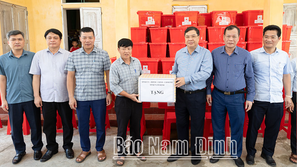 HỘI CHỮ THẬP ĐỎ VIỆT NAM