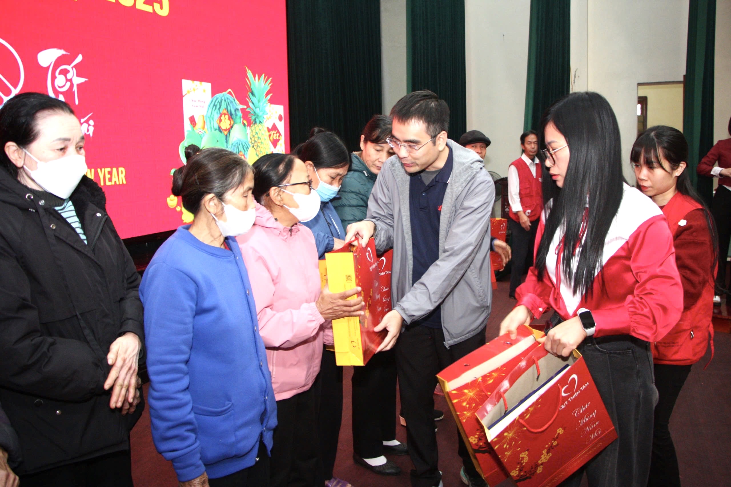 HỘI CHỮ THẬP ĐỎ VIỆT NAM