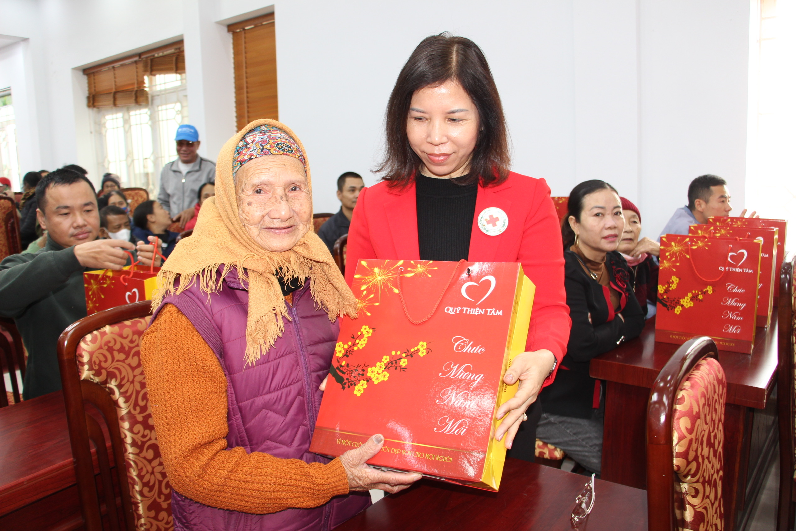 HỘI CHỮ THẬP ĐỎ VIỆT NAM