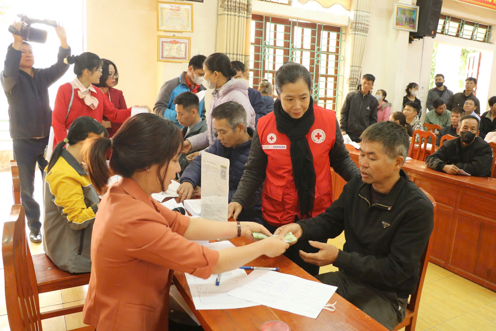 HỘI CHỮ THẬP ĐỎ VIỆT NAM