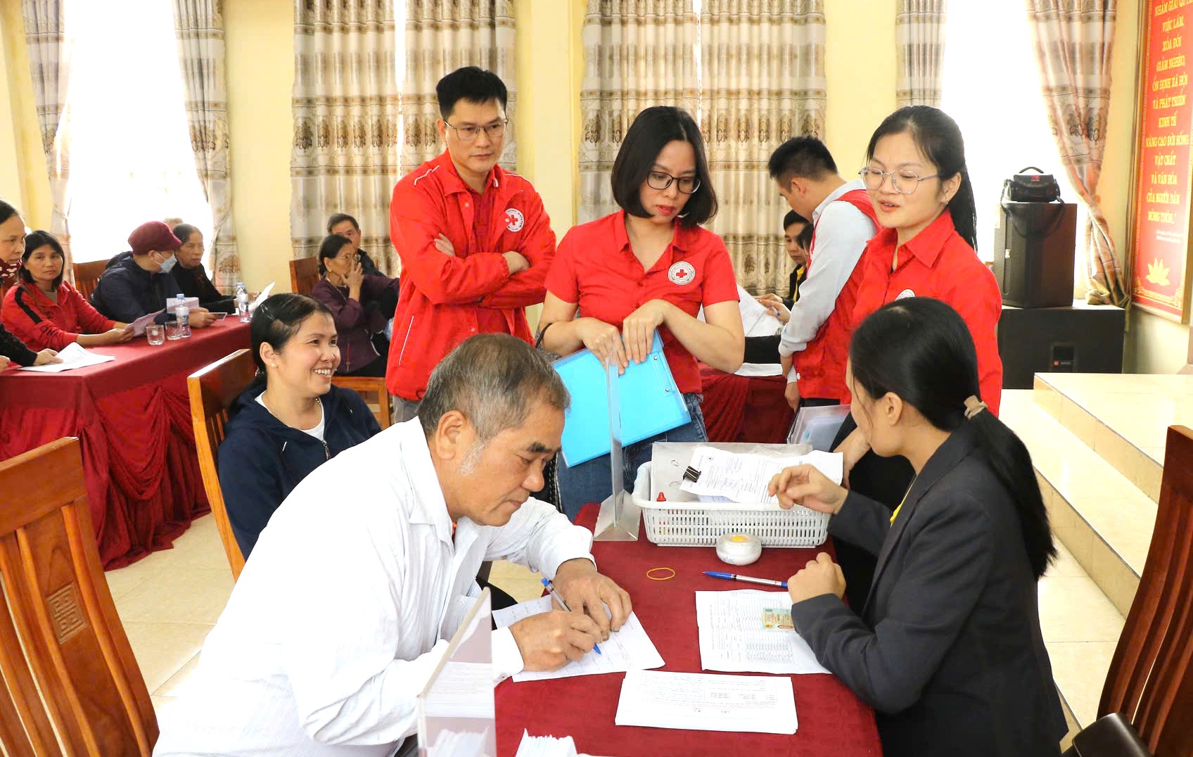 HỘI CHỮ THẬP ĐỎ VIỆT NAM