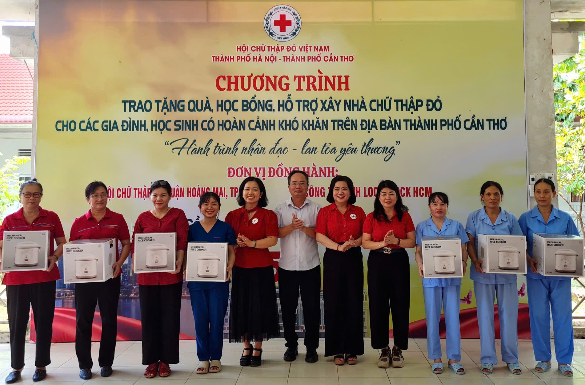 HỘI CHỮ THẬP ĐỎ VIỆT NAM