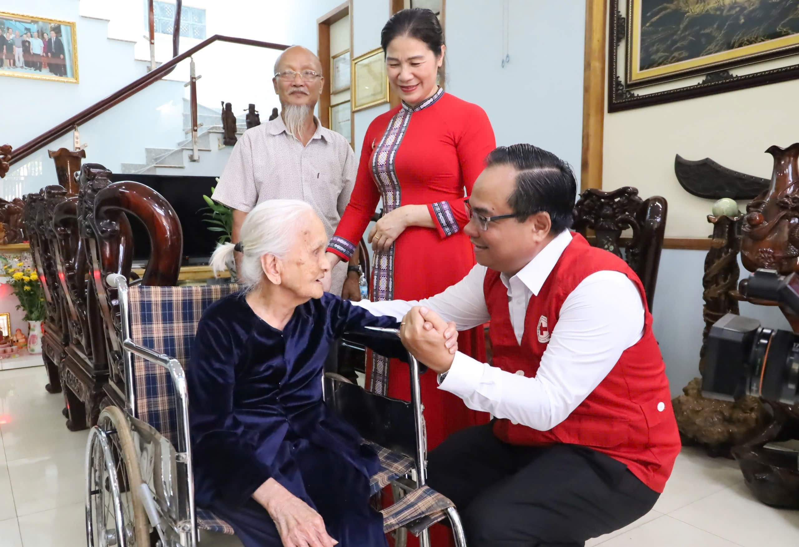 HỘI CHỮ THẬP ĐỎ VIỆT NAM