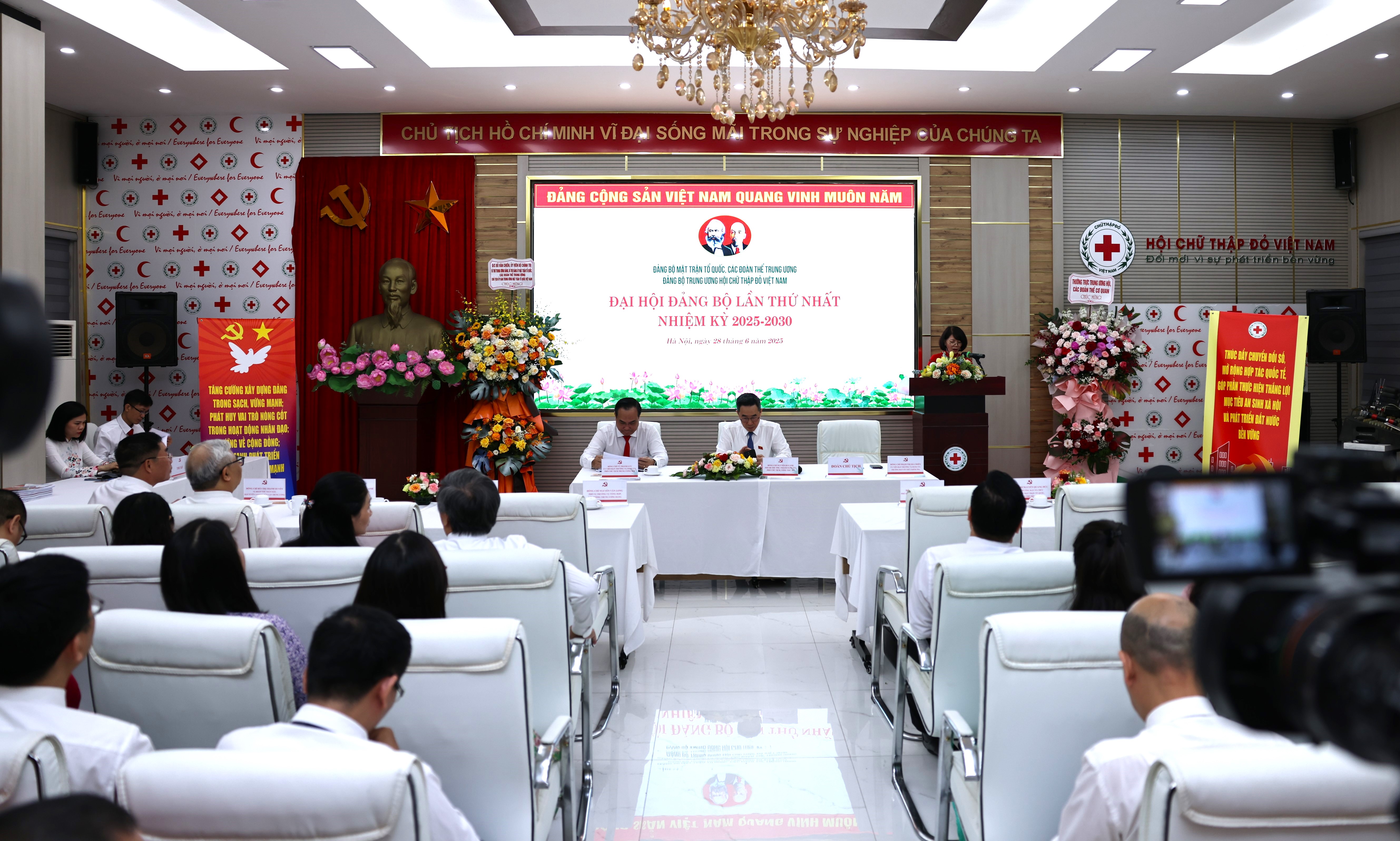 HỘI CHỮ THẬP ĐỎ VIỆT NAM
