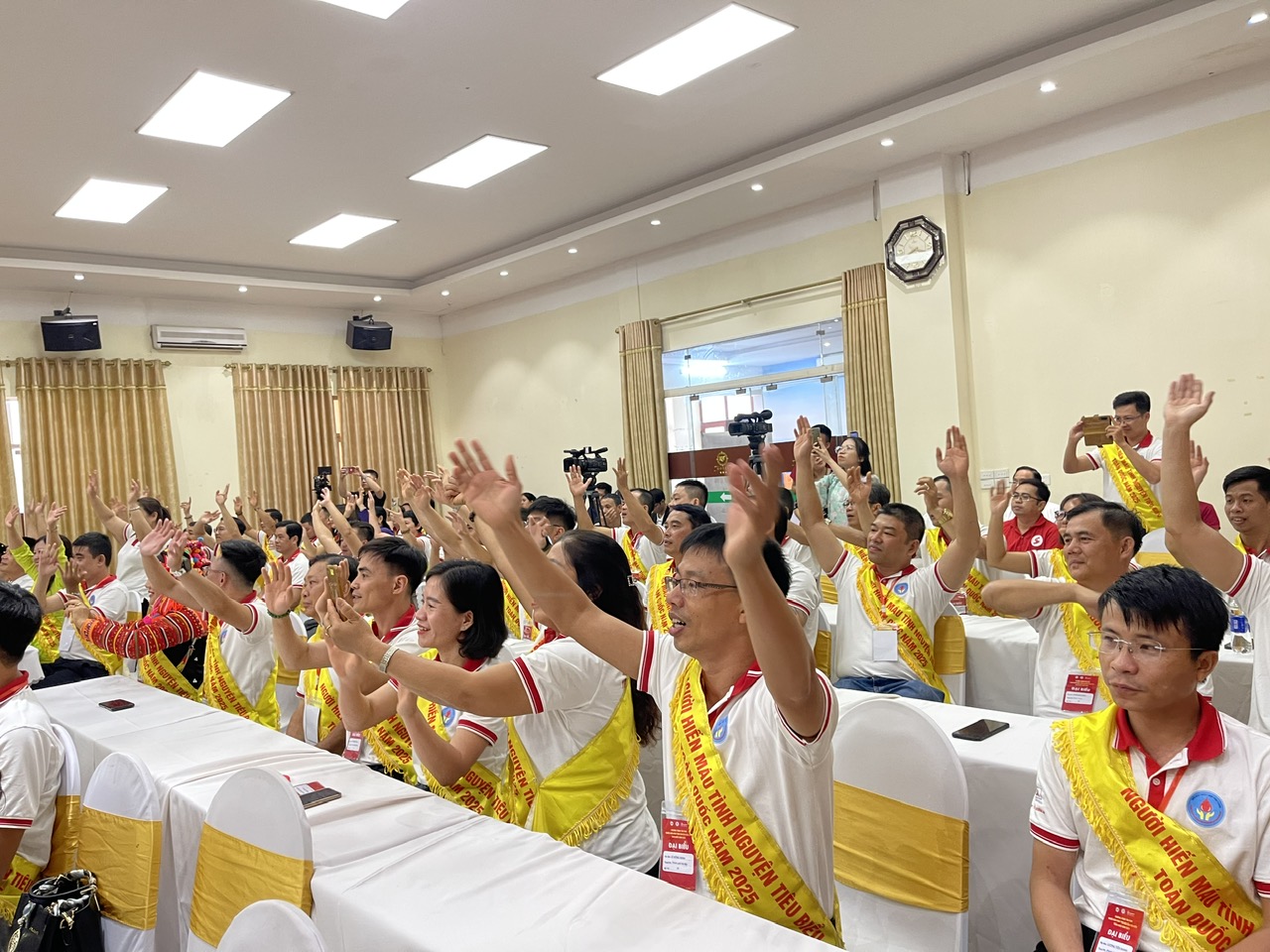 HỘI CHỮ THẬP ĐỎ VIỆT NAM