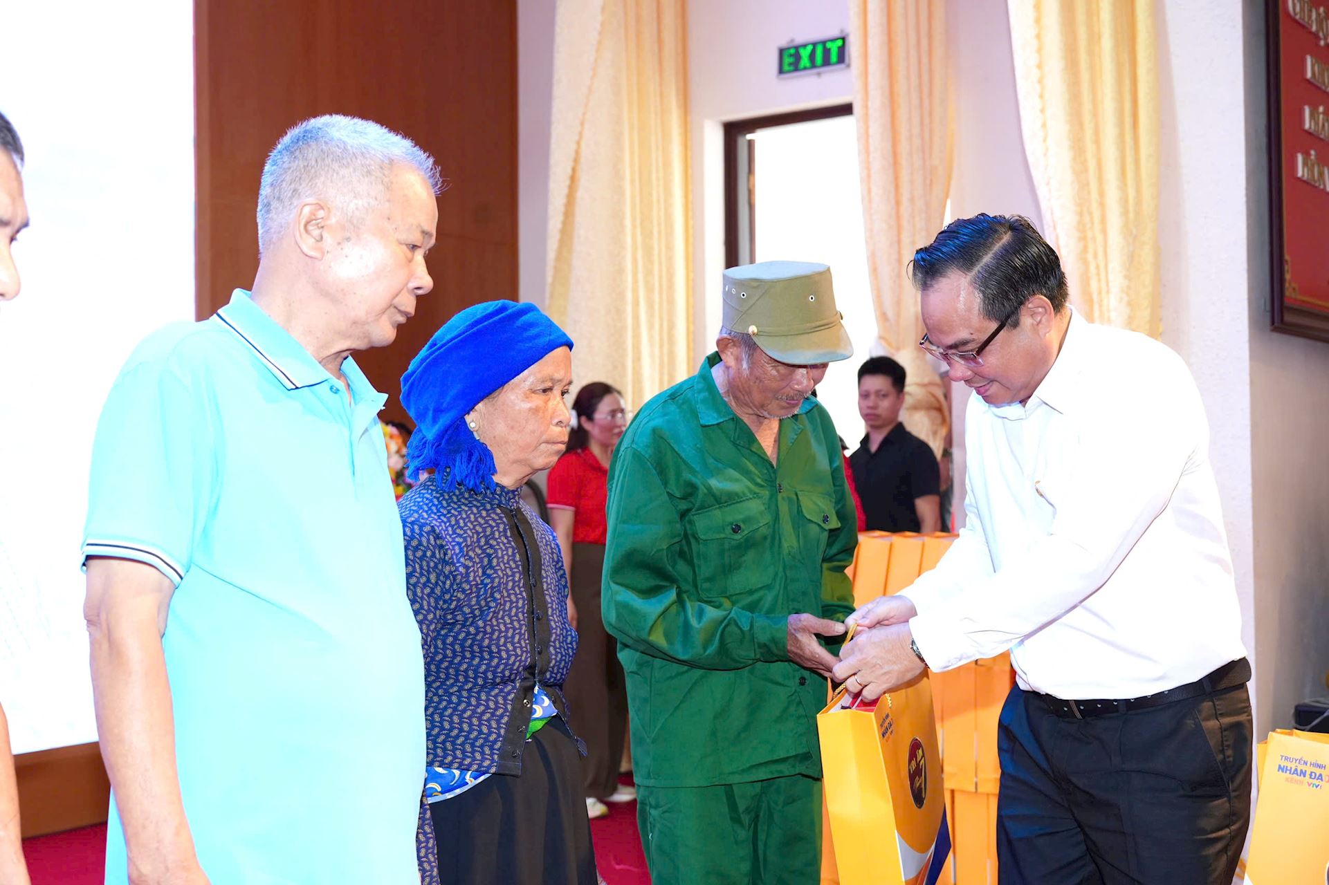 HỘI CHỮ THẬP ĐỎ VIỆT NAM