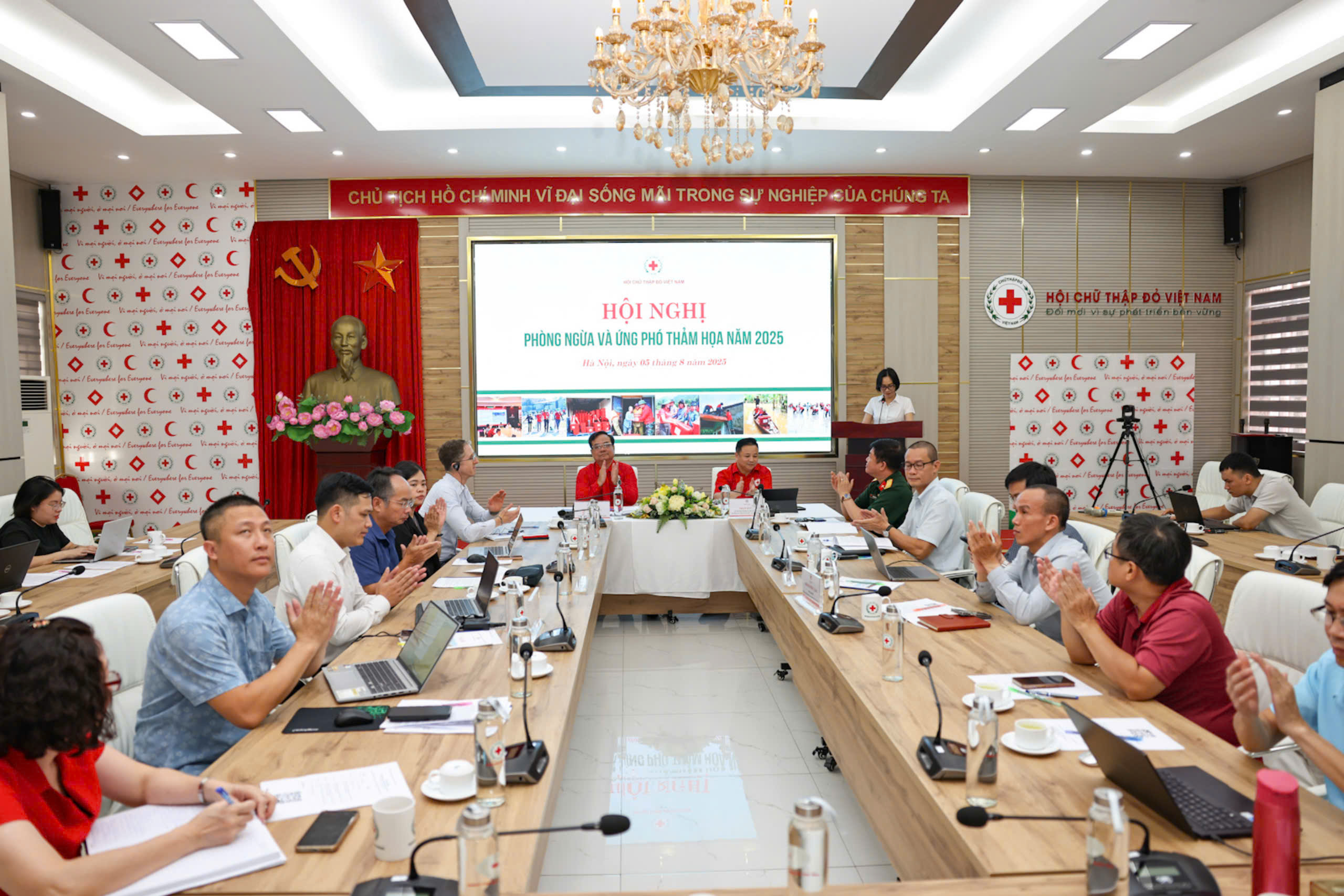 HỘI CHỮ THẬP ĐỎ VIỆT NAM