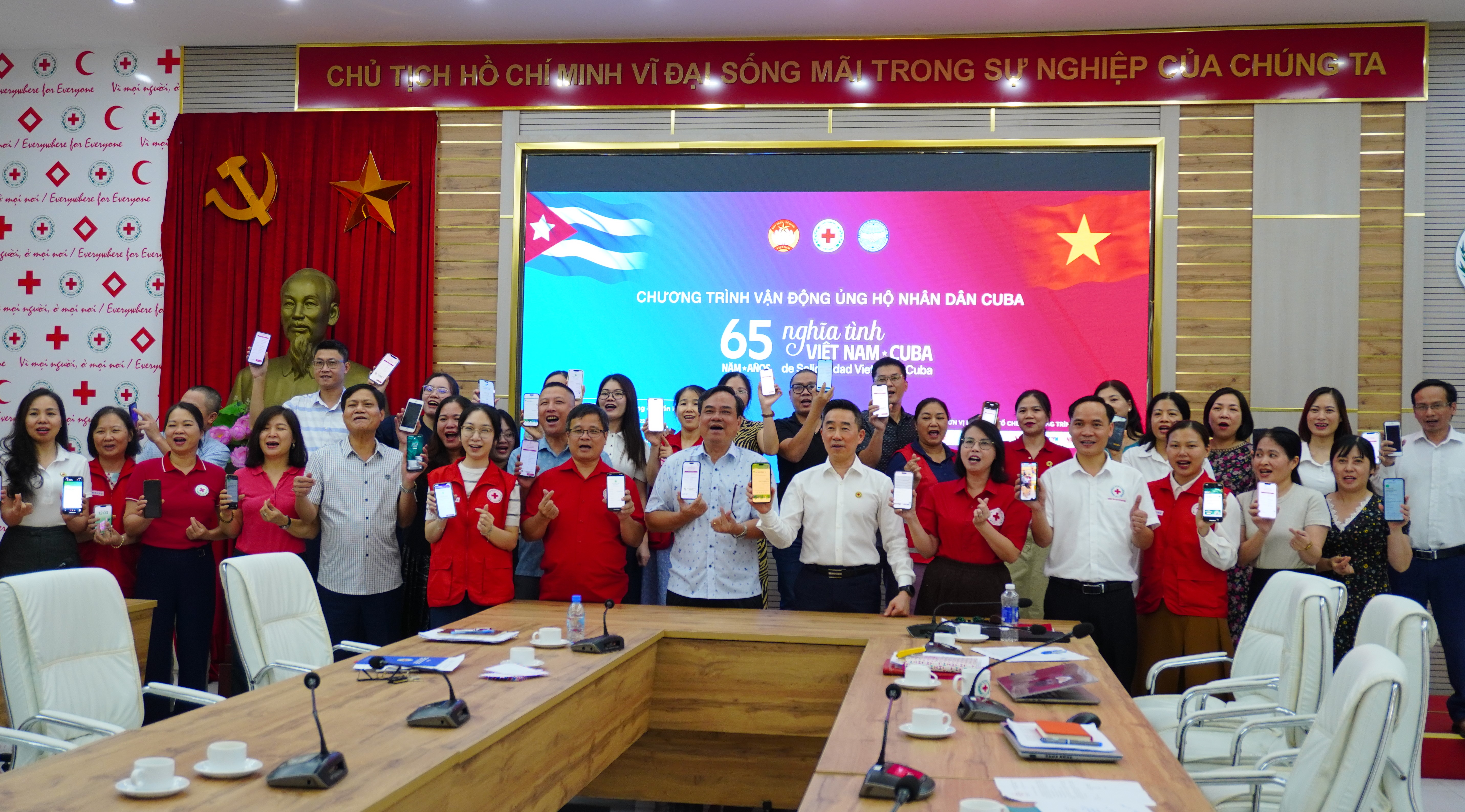 HỘI CHỮ THẬP ĐỎ VIỆT NAM