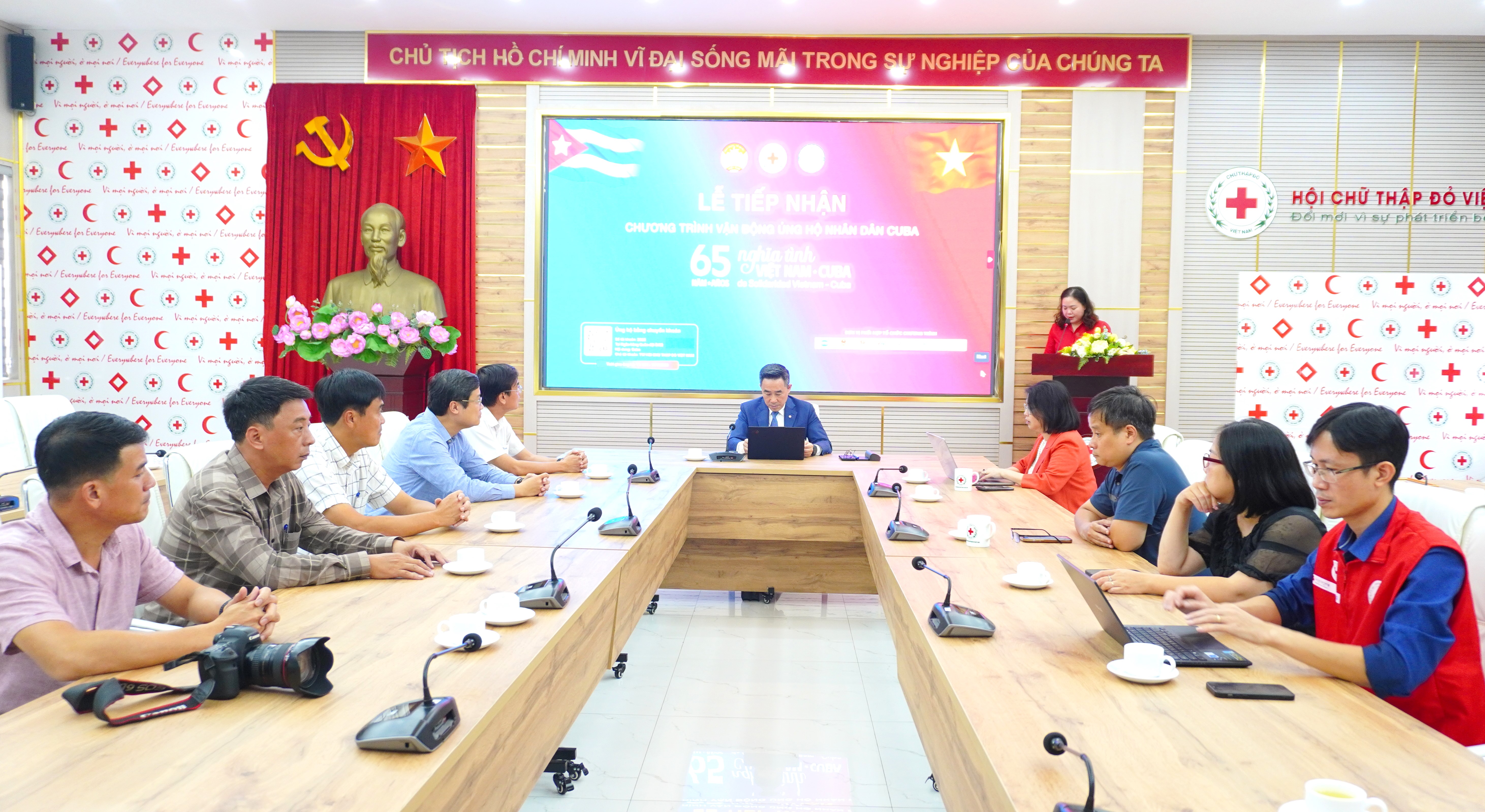 HỘI CHỮ THẬP ĐỎ VIỆT NAM