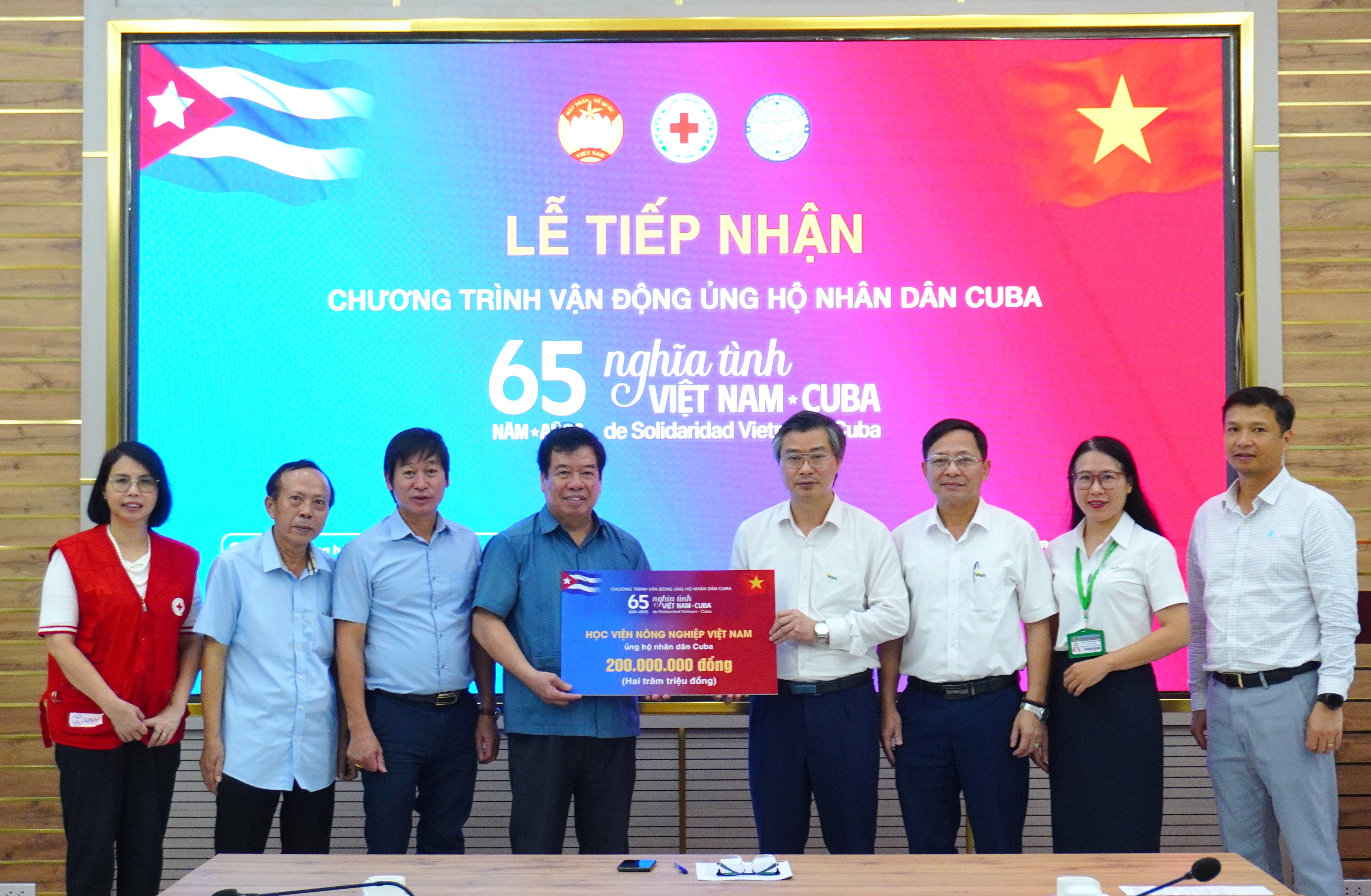 HỘI CHỮ THẬP ĐỎ VIỆT NAM