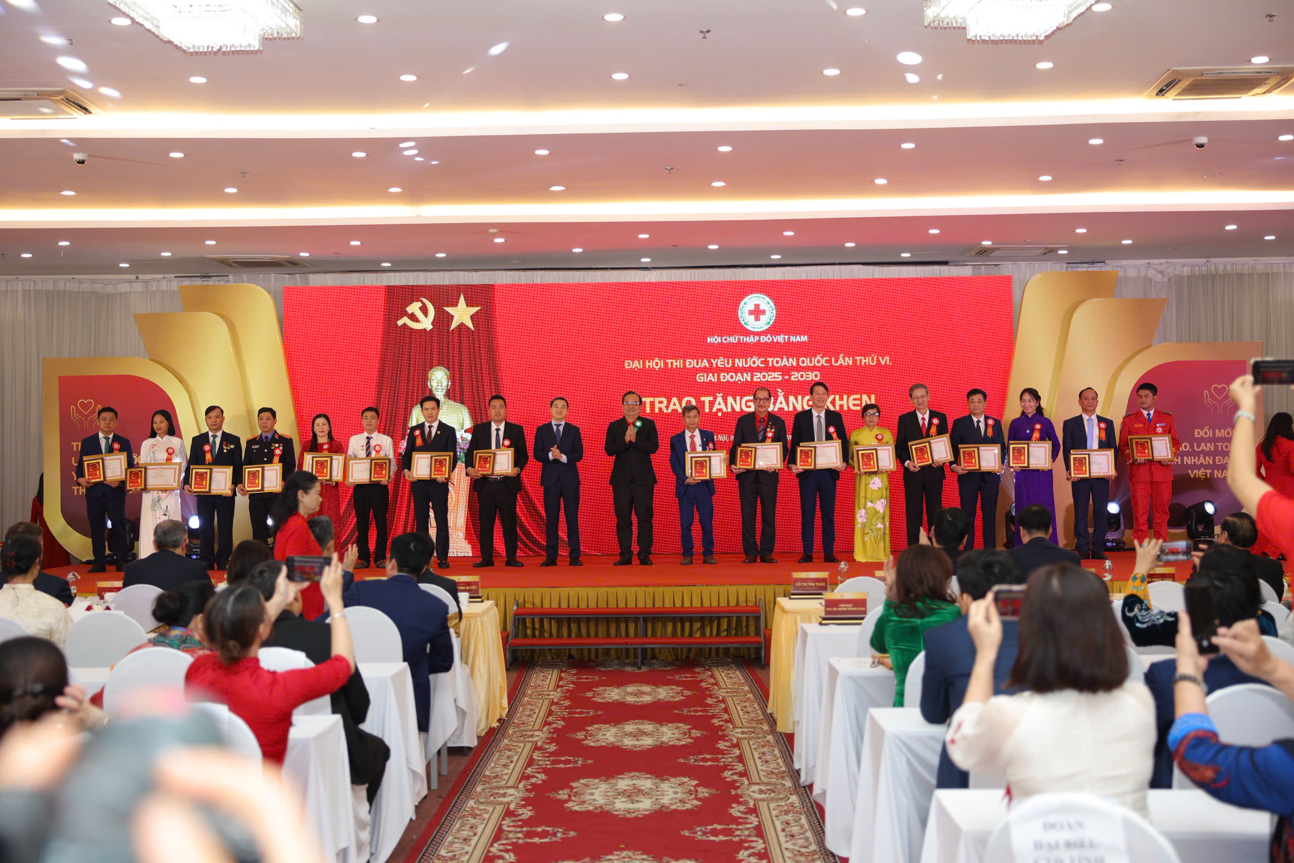 HỘI CHỮ THẬP ĐỎ VIỆT NAM