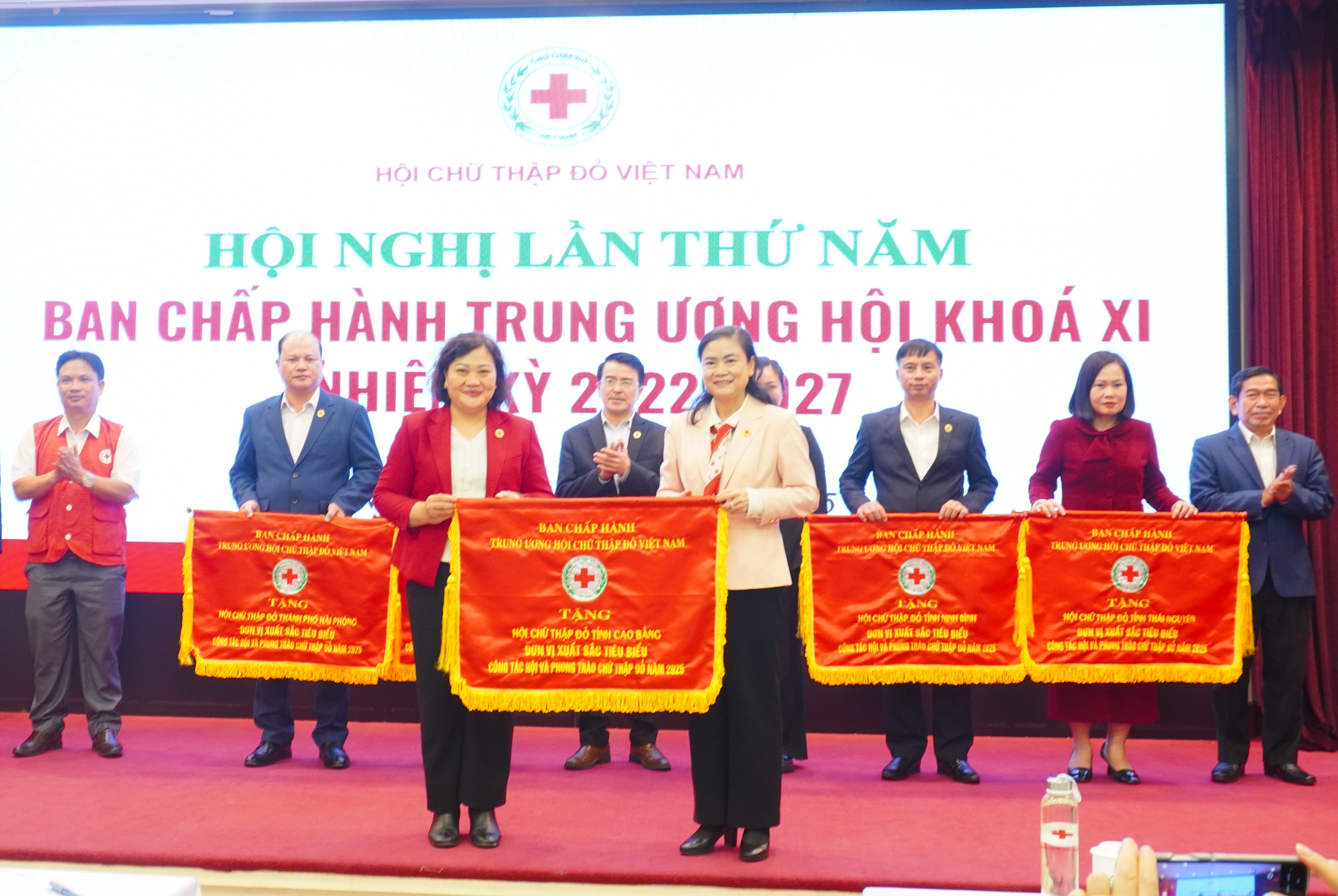 HỘI CHỮ THẬP ĐỎ VIỆT NAM