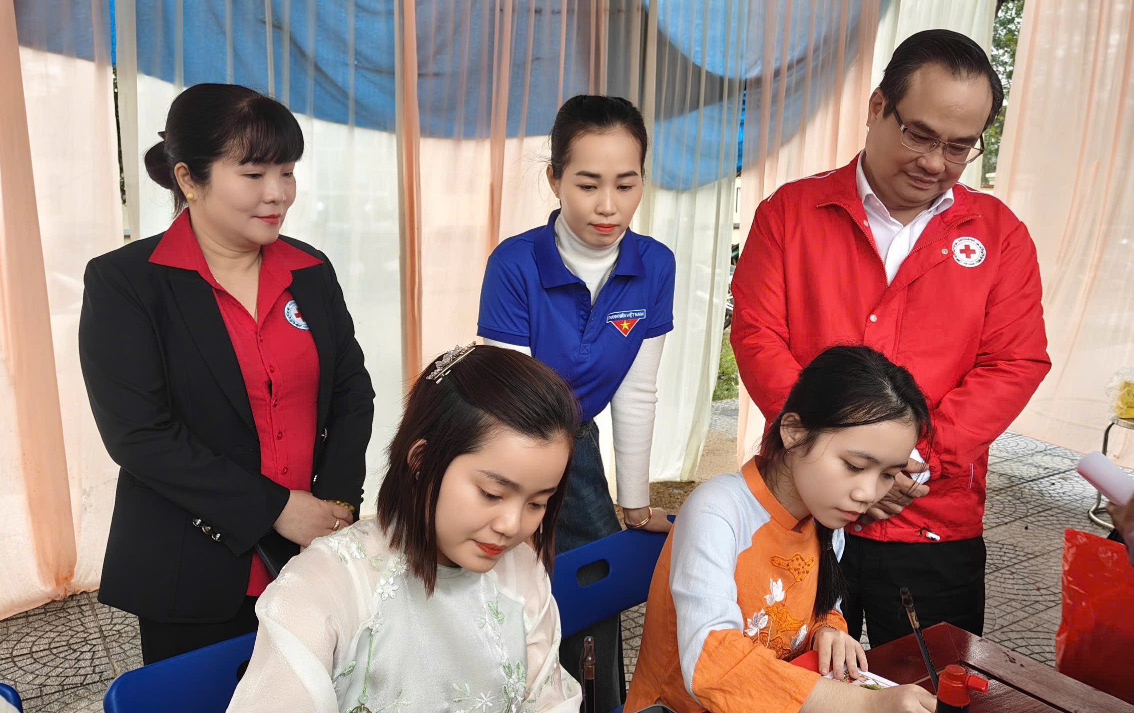 HỘI CHỮ THẬP ĐỎ VIỆT NAM