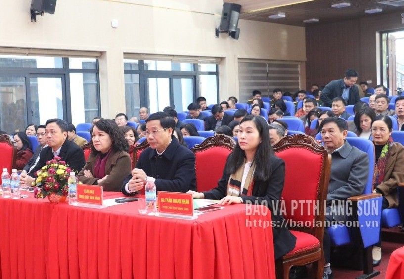 Các đại biểu tham dự chương trình