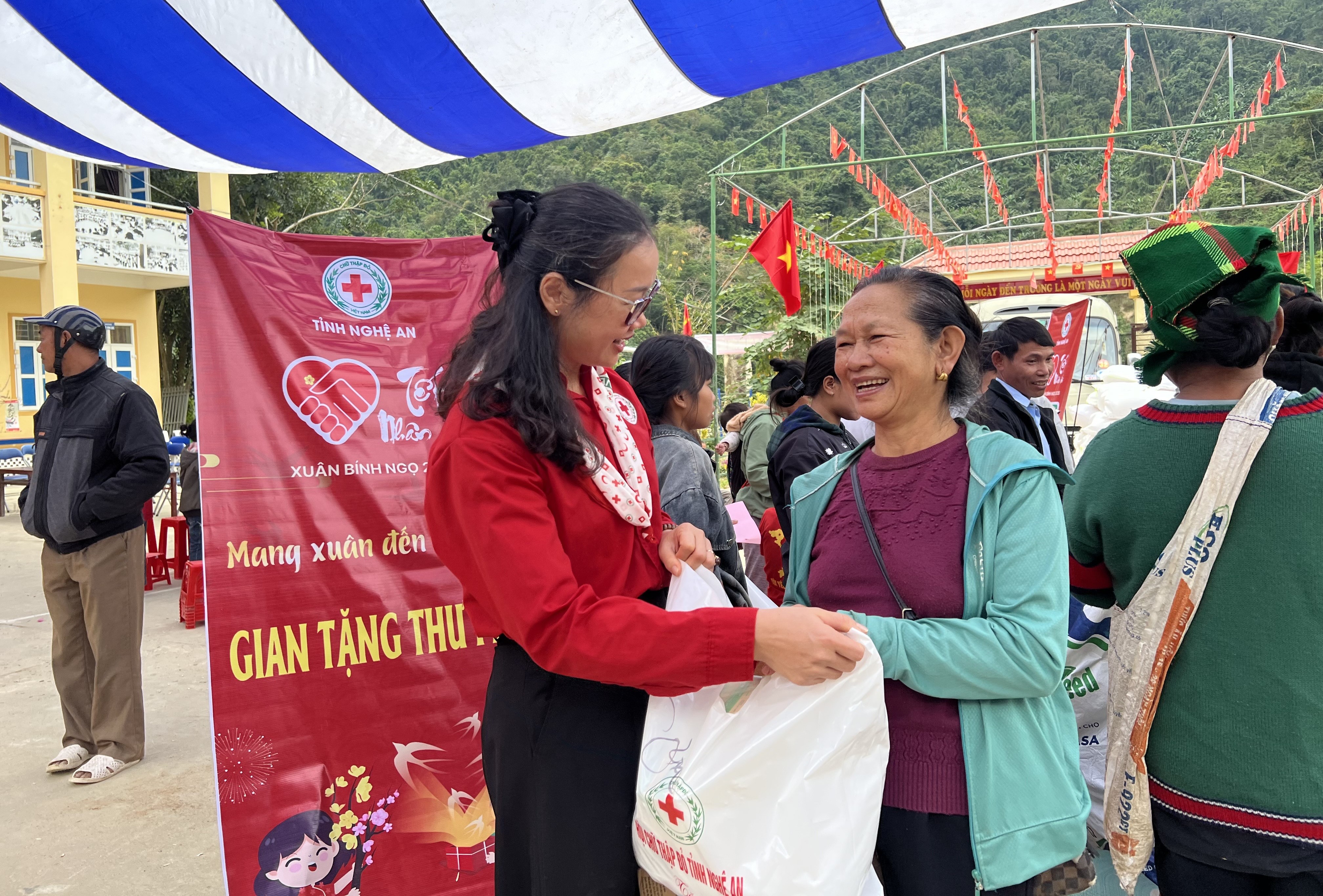 HỘI CHỮ THẬP ĐỎ VIỆT NAM