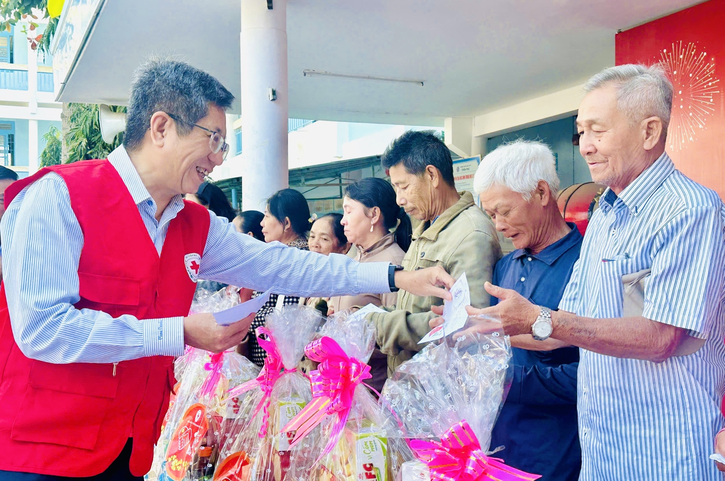 HỘI CHỮ THẬP ĐỎ VIỆT NAM