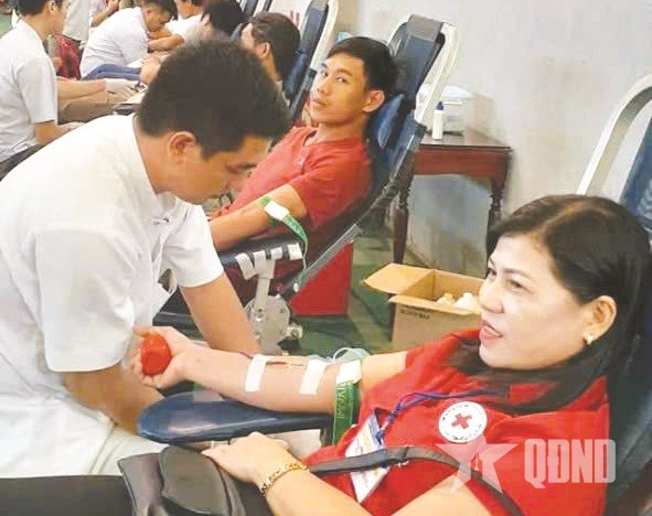 Bông hoa nhân ái tỏa hương đời thường