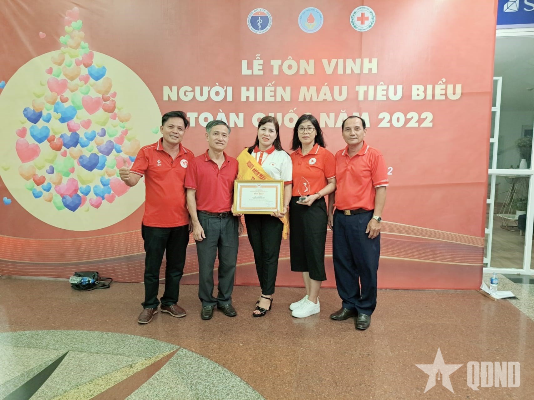 Bông hoa nhân ái tỏa hương đời thường