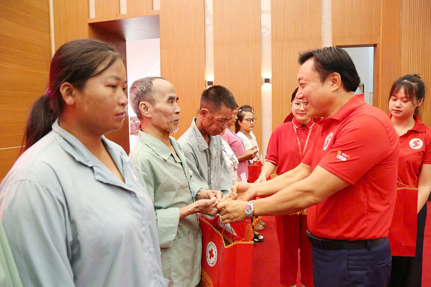 HỘI CHỮ THẬP ĐỎ VIỆT NAM