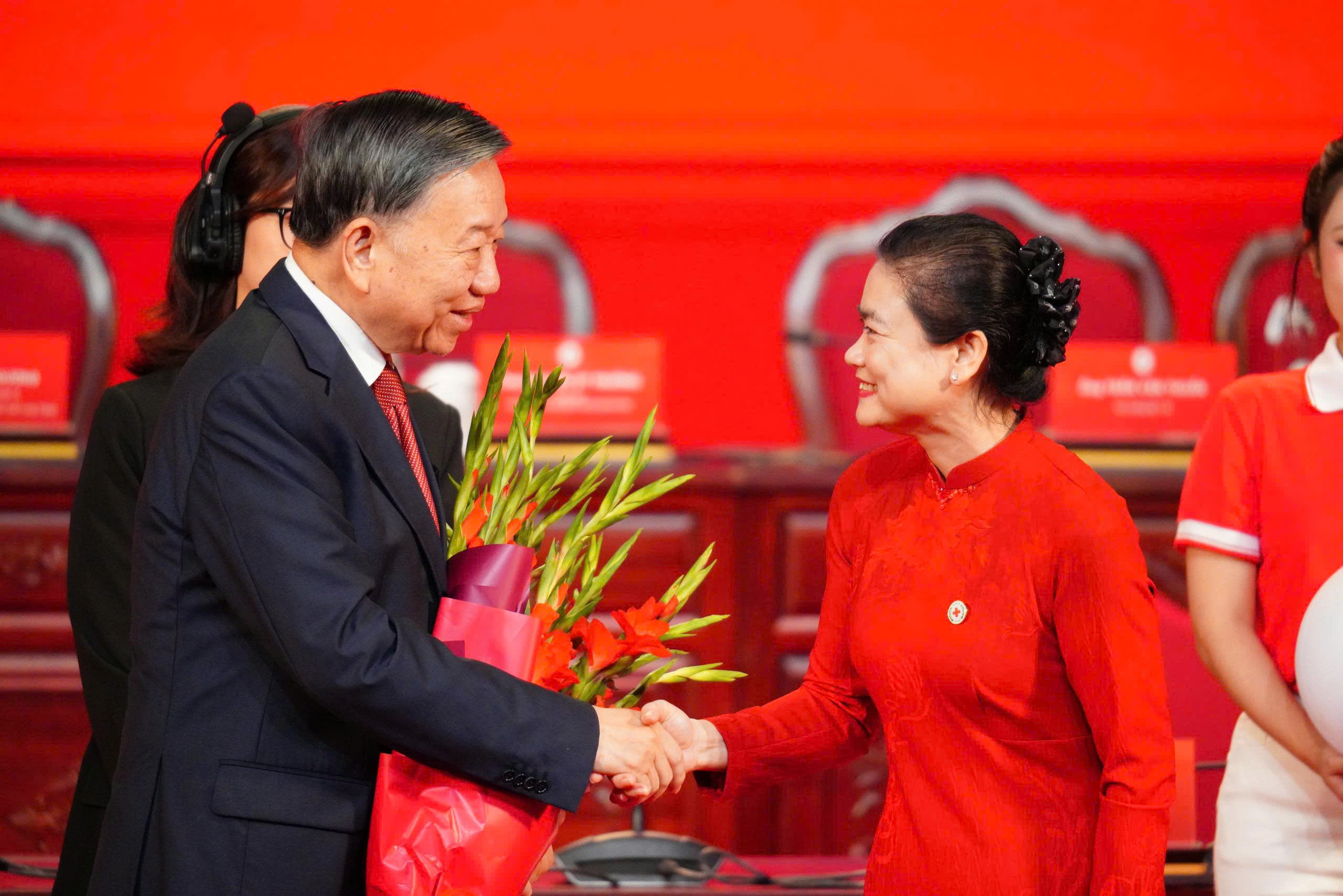 HỘI CHỮ THẬP ĐỎ VIỆT NAM