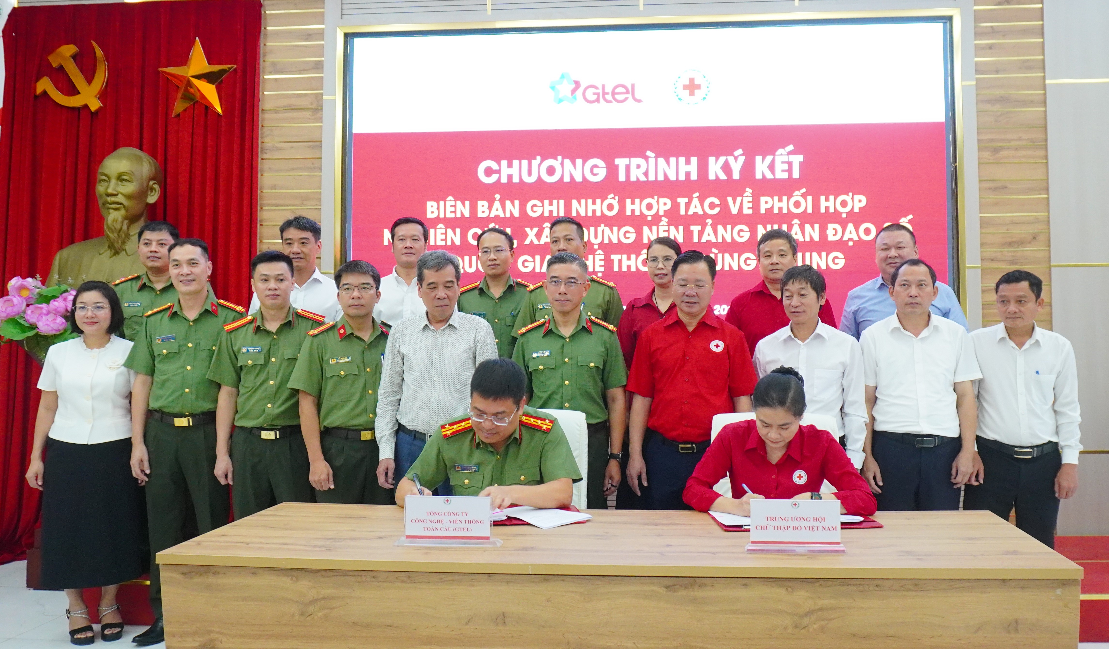 HỘI CHỮ THẬP ĐỎ VIỆT NAM