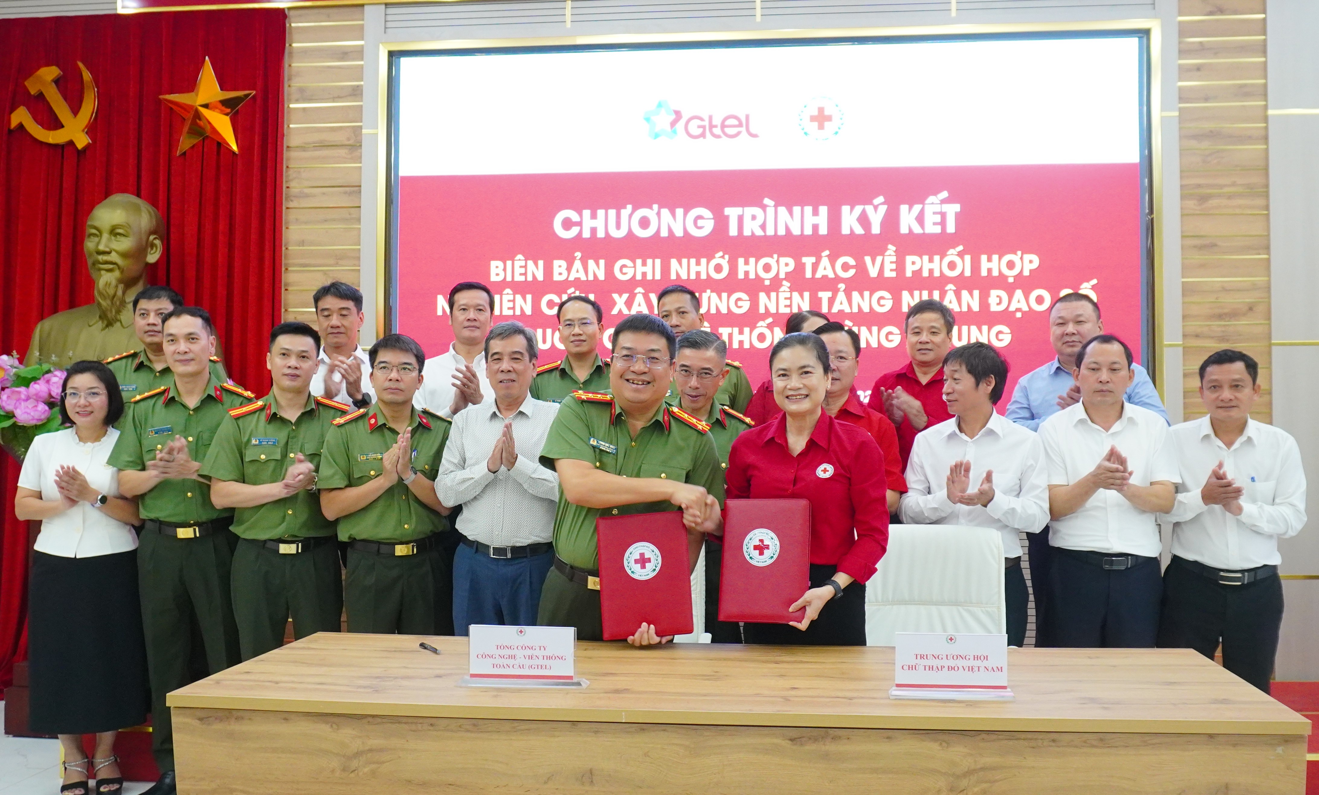 HỘI CHỮ THẬP ĐỎ VIỆT NAM