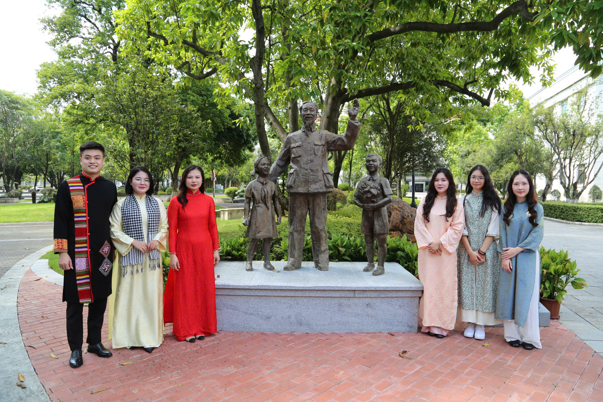 HỘI CHỮ THẬP ĐỎ VIỆT NAM